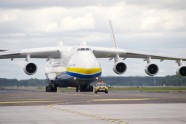 Rīgā nolaižas pasaulē lielākā lidmašīna An-225 Mriya - 55