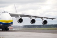 Rīgā nolaižas pasaulē lielākā lidmašīna An-225 Mriya - 57