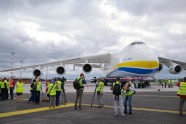 Rīgā nolaižas pasaulē lielākā lidmašīna An-225 Mriya - 70