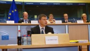 EP deputāti izjautā Dombrovski - 3