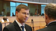 EP deputāti izjautā Dombrovski - 8
