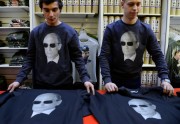 Maskavā apģērbus apmaina pret krekliem ar Putina attēliem - 3