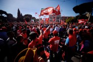Romā vairāk nekā miljons cilvēku protestē - 10