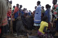 Meiteņu apgraizīšanas ceremonija Kenijā  - 7