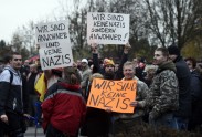 Berlīnē protestē pret bēgļiem  - 2