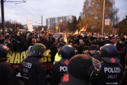 Berlīnē protestē pret bēgļiem  - 7