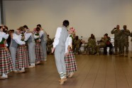 ASV karavīri Ādažu garnizonā svin Pateicības dienu