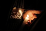 Eiropā piemin Charlie Hebdo slaktiņa upurus - 12