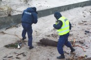 Ventspils pludmalē atrasts vētras 'Fēlikss' izskalots lādiņš - 4