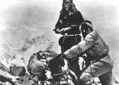 Edmund Hillary Everest (9)