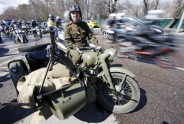 Krievijas motociklisti sāk braucienu uz Berlīni
