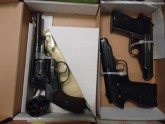 Policija atsavina nelegālo kaujas ieroču krājumus - 5