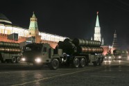 Krievijas jaunākā militārā tehnika parādes mēģinājumā Maskavā - 1