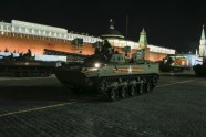 Krievijas jaunākā militārā tehnika parādes mēģinājumā Maskavā - 18