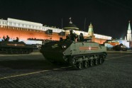 Krievijas jaunākā militārā tehnika parādes mēģinājumā Maskavā - 19