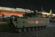 Krievijas jaunākā militārā tehnika parādes mēģinājumā Maskavā - 20