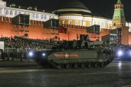 Krievijas jaunākā militārā tehnika parādes mēģinājumā Maskavā - 23