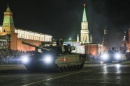 Krievijas jaunākā militārā tehnika parādes mēģinājumā Maskavā - 24