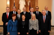 Premjere tiekas ar Latvijas un citu Eiropas valstu bijušajiem valstu un valdību vadītājiem - 13