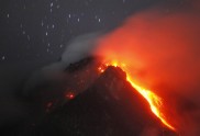Sinabungas vulkāna izvirdums 2015