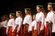 Pirmā Latvijas skolu jaunatnes dziesmu un deju svētku diena - 71