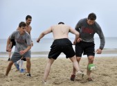  Rīgas "Dinamo" trenējas pludmalē