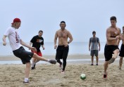  Rīgas "Dinamo" trenējas pludmalē