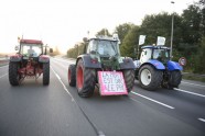 Lauksaimnieki ar traktoriem protestē Parīzē  - 6