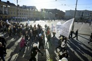 Somijā notiek bēgļu pretinieku un atbalstītāju demonstrācijas - 2