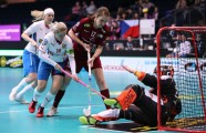 Latvija vs Čehija, pasaules čempionāts florbolā sievietēm Somijā, 05.12.2015 - 47