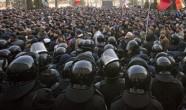 Moldovas galvaspilsētā pret jauno valdību protestē 10 000 cilvēku - 1