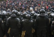 Moldovas galvaspilsētā pret jauno valdību protestē 10 000 cilvēku - 4