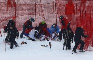 Sirdi stindzinoši kritieni kalnu slēpošanas sacensībās Kicbīlē - 8