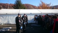 Valsts policija Slovēnijā koordinē bēgļu plūsmu - 2