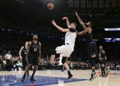 'Knicks' sagrauj 'Suns' un pārtrauc četru zaudējumu sēriju - 9