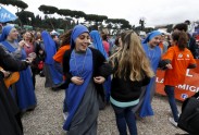 Romā miljoni protestē pret geju laulībām - 3