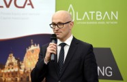 Pasniedz balvas par 2015.gada veiksmīgākajām investīcijām Latvijā - 2