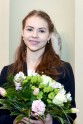 Laimdota Straujuma sveic daiļslidotāju Angelīnu Kučvaļsku