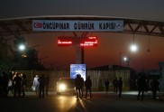 Turcija atvērusi savu robežu ievainotajiem sīriešu bēgļiem - 1