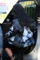 Ким Кардашьян надела куртку со своим изображением - 5