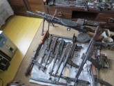 Policija Latgalē atklāj ieroču arsenālu - 1