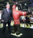 Hokejs: Vladislavs Tretjaks un viņa šokolādes statuja