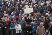 Briselē tūkstošiem cilvēku protestē pret džihādistu vardarbību