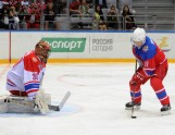 Putins spēlē hokeju - 6