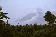 Indonēzijā 'atmodies' Sinabungas vulkāns - 7