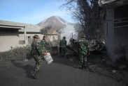 Indonēzijā 'atmodies' Sinabungas vulkāns - 15