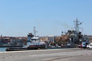 Katānijas ostā pietauvojas kuģis ar Vidusjūrā izglābtiem bēgļiem 