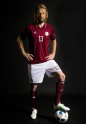 Īpašā fotosesijā Latvijas futbolisti izrāda savas jaunās formas - 10
