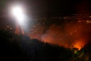 Meža ugunsgrēks Losandželosas piepilsētā Kalabasā - 5