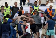  EURO 2016: Krievu fanu nekārtības Velodrome stadionā Marseļā - 1